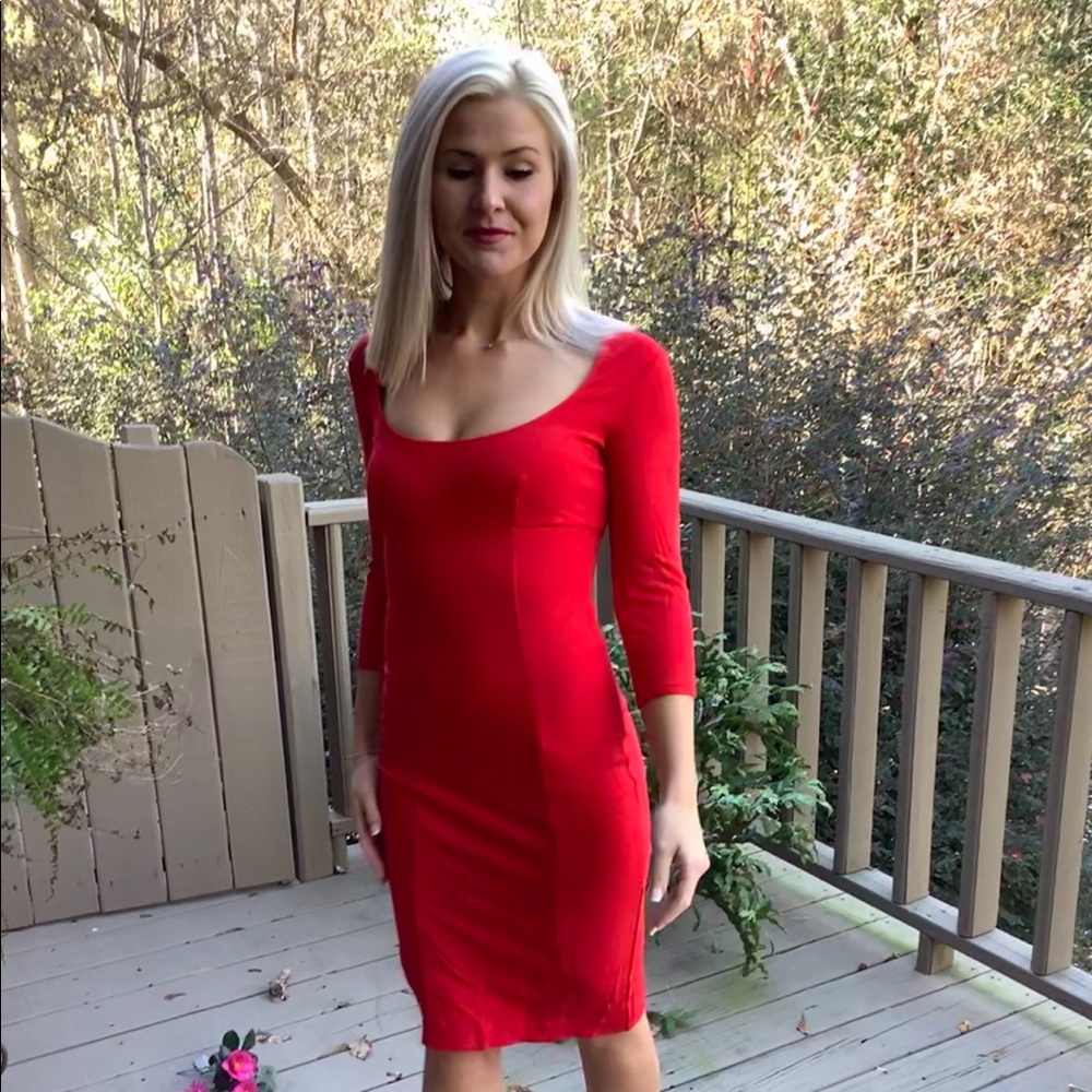 Moda International | Quarter Sleeve Red Dress - Picture 2 of 5